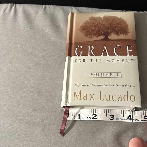 Grace For The Moment Volume 1 MaxLucado - Picture 7 of 8